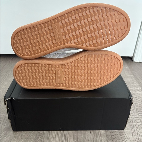 Adidas Barreda Sneakers Gray / White / Gum - Size 9 Men's NEW - Picture 7 of 8